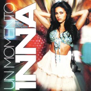 Album cover for Un Momento album cover